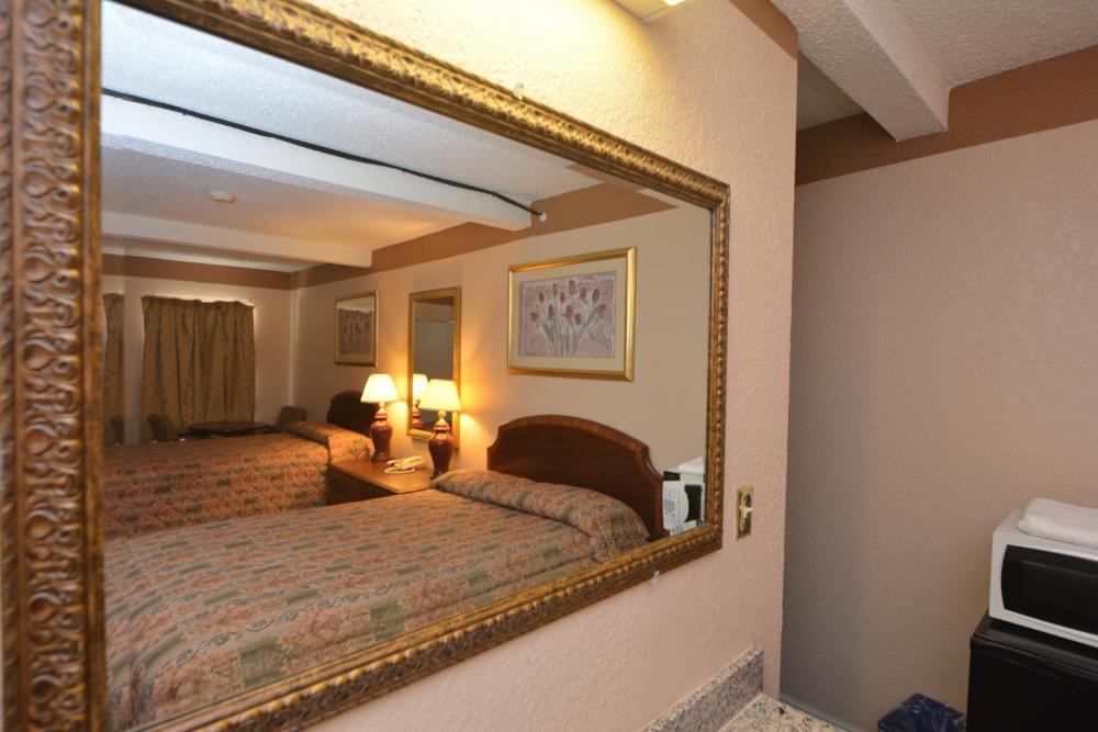 Double Room with Two Double Beds - Smoking interior
